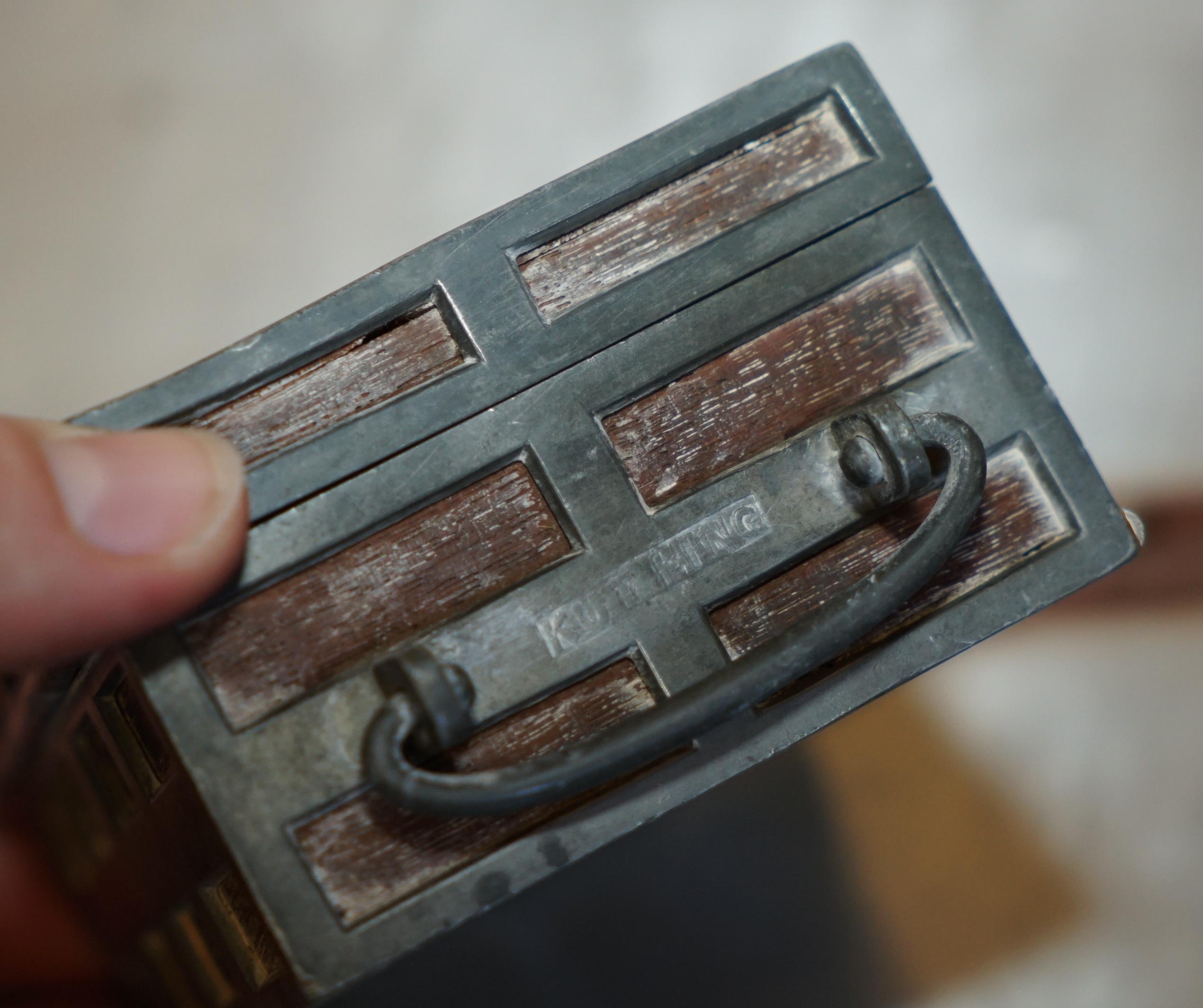 ANTIQUE CIRCA 1920 CHiNESE KUT HING PEWTER & WOOD CARVED DRAGON JEWELLERY BOX For Sale 1