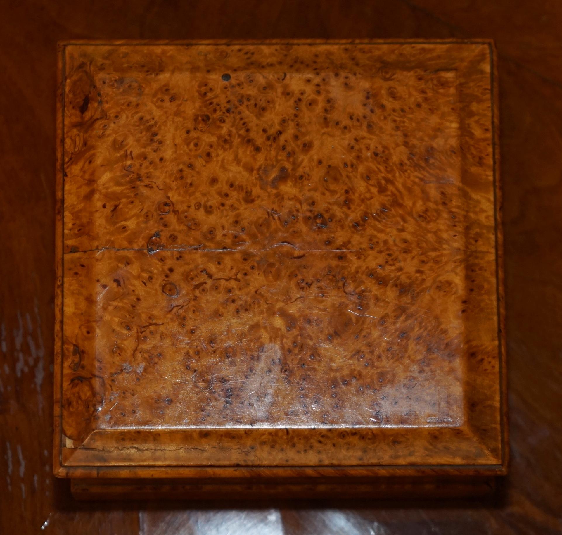 ANTICO SET DI MAHJONG CINESE CIRCA 1920 + CONTATORI IN CASSETTA ORIGINALE IN LEGNO DI AMBOYNA in vendita 2