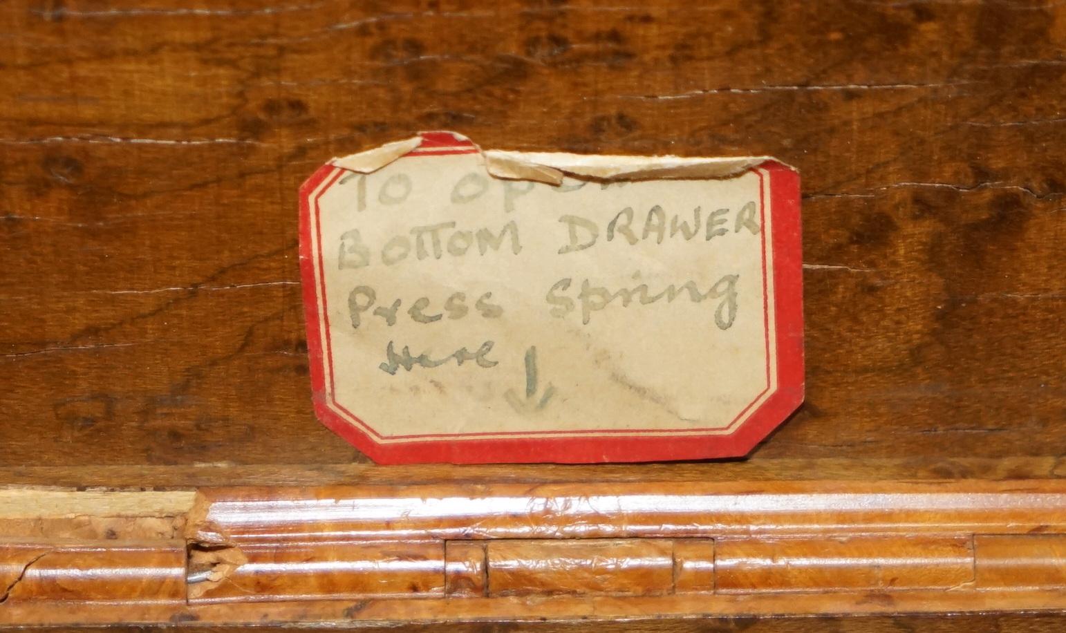 ANTICO SET DI MAHJONG CINESE CIRCA 1920 + CONTATORI IN CASSETTA ORIGINALE IN LEGNO DI AMBOYNA in vendita 4