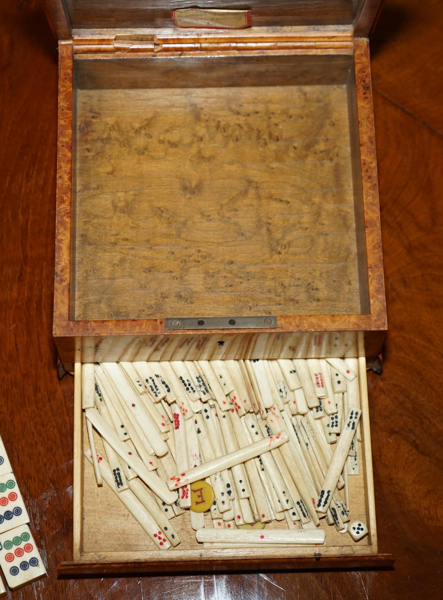 ANTICO SET DI MAHJONG CINESE CIRCA 1920 + CONTATORI IN CASSETTA ORIGINALE IN LEGNO DI AMBOYNA in vendita 6