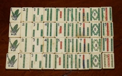 ANTIQUE CIRCA 1920 CHINESE MAHJONG SET + COUNTERS IN ORIGiNAL AMBOYNA WOOD CASE