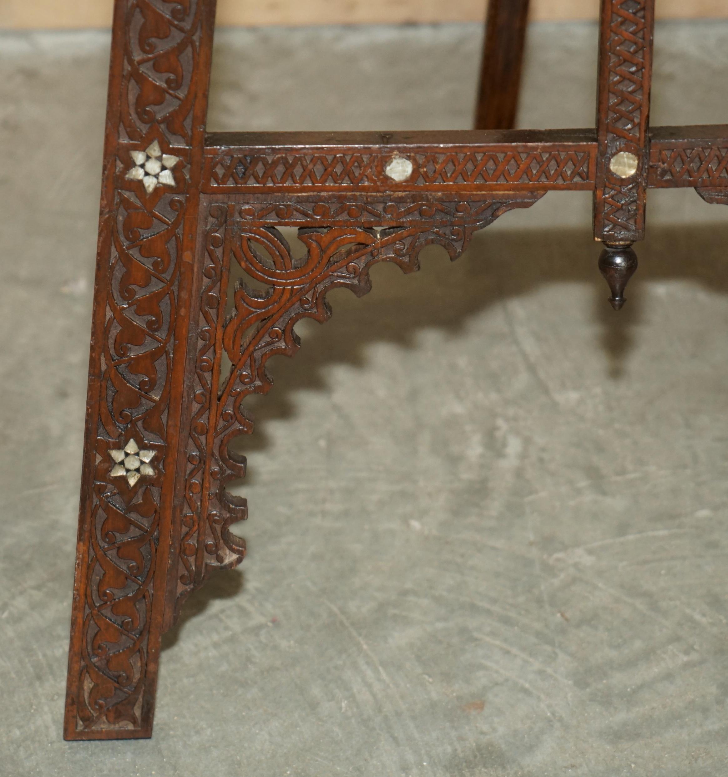 ANTIQUE CiRCA 1920 LIBERTY MOORISH CARVED MOTHER OF PEARL INLAID ARTIST EASEL For Sale 1