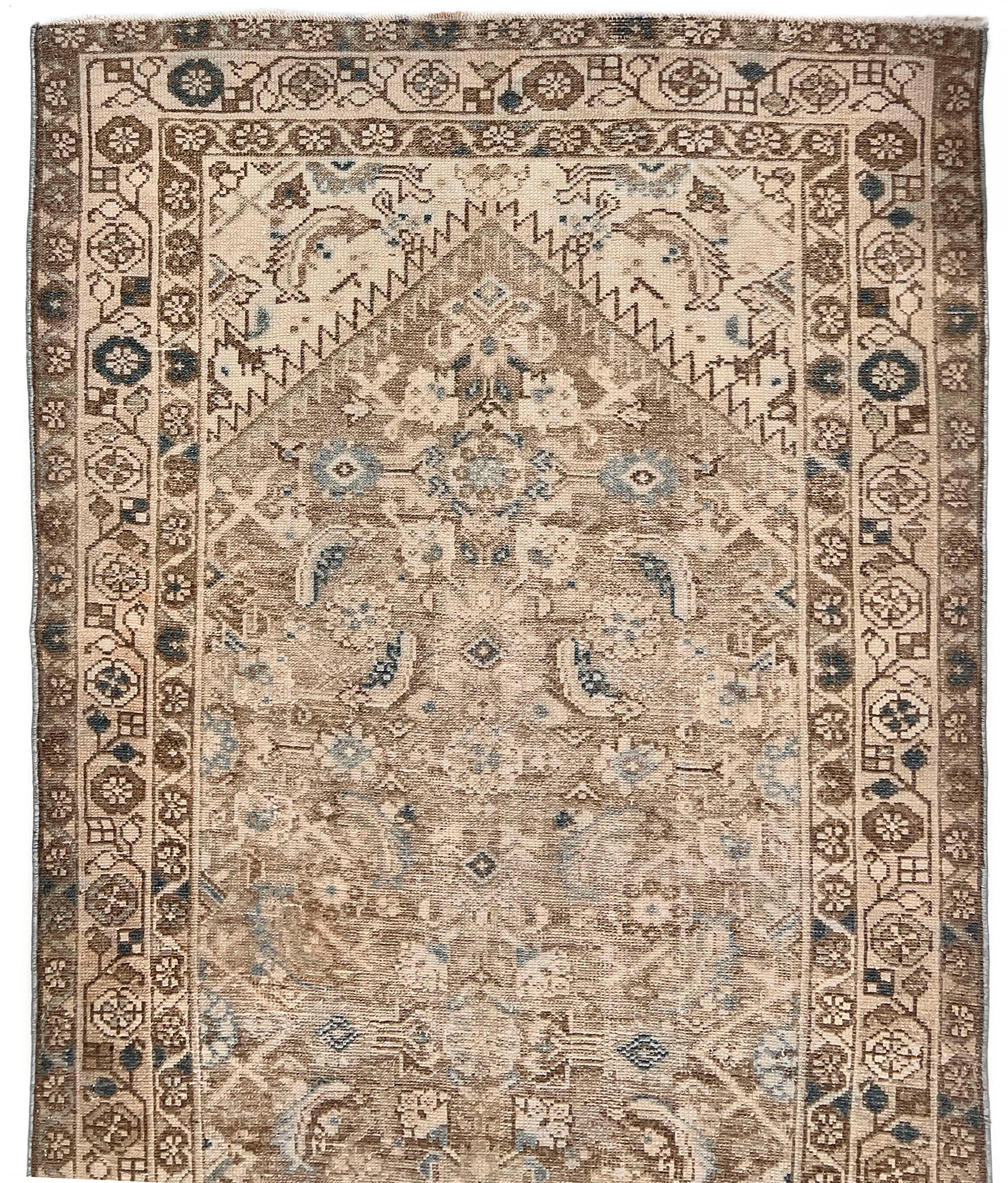 Antiker, handgeknüpfter Malayer-Läufer in Hellgrau, ca. 1920, 3'5 X 12'7 cm (Persisch) im Angebot