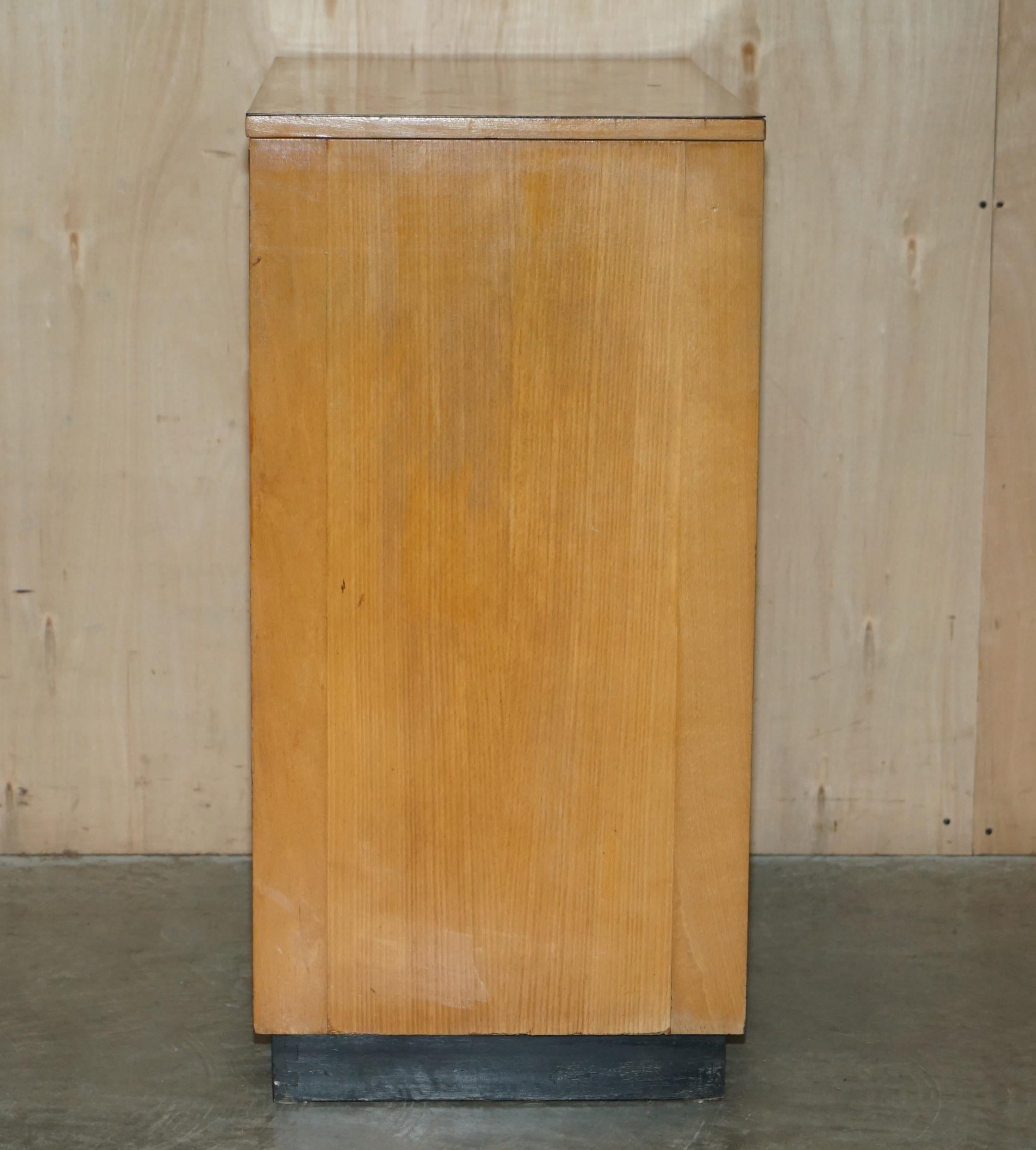 CHEST OF DRAWERS WiTH DROP FRONT ANTIQUE DE CAMPAIGNE MILITAIRE EN chêne clair datant de 1920 en vente 5