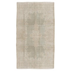 Antiker, blassgrauer, handgeknüpfter Kerman-Teppich im Used-Look, um 1920, 3'8 X 6'6