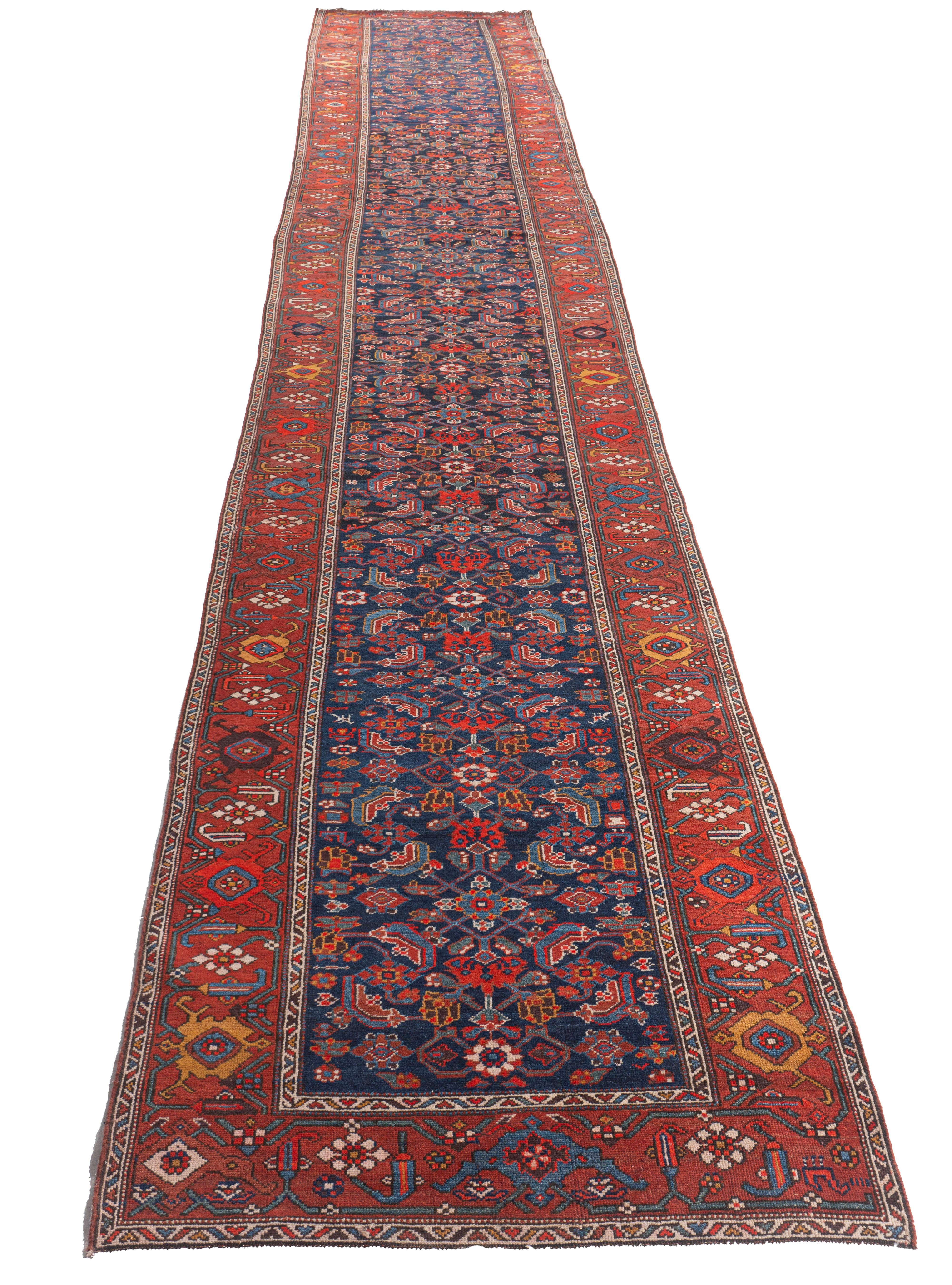 Antiker roter persischer Malayer-Läufer, handgeknüpft, um 1920 im Angebot 5