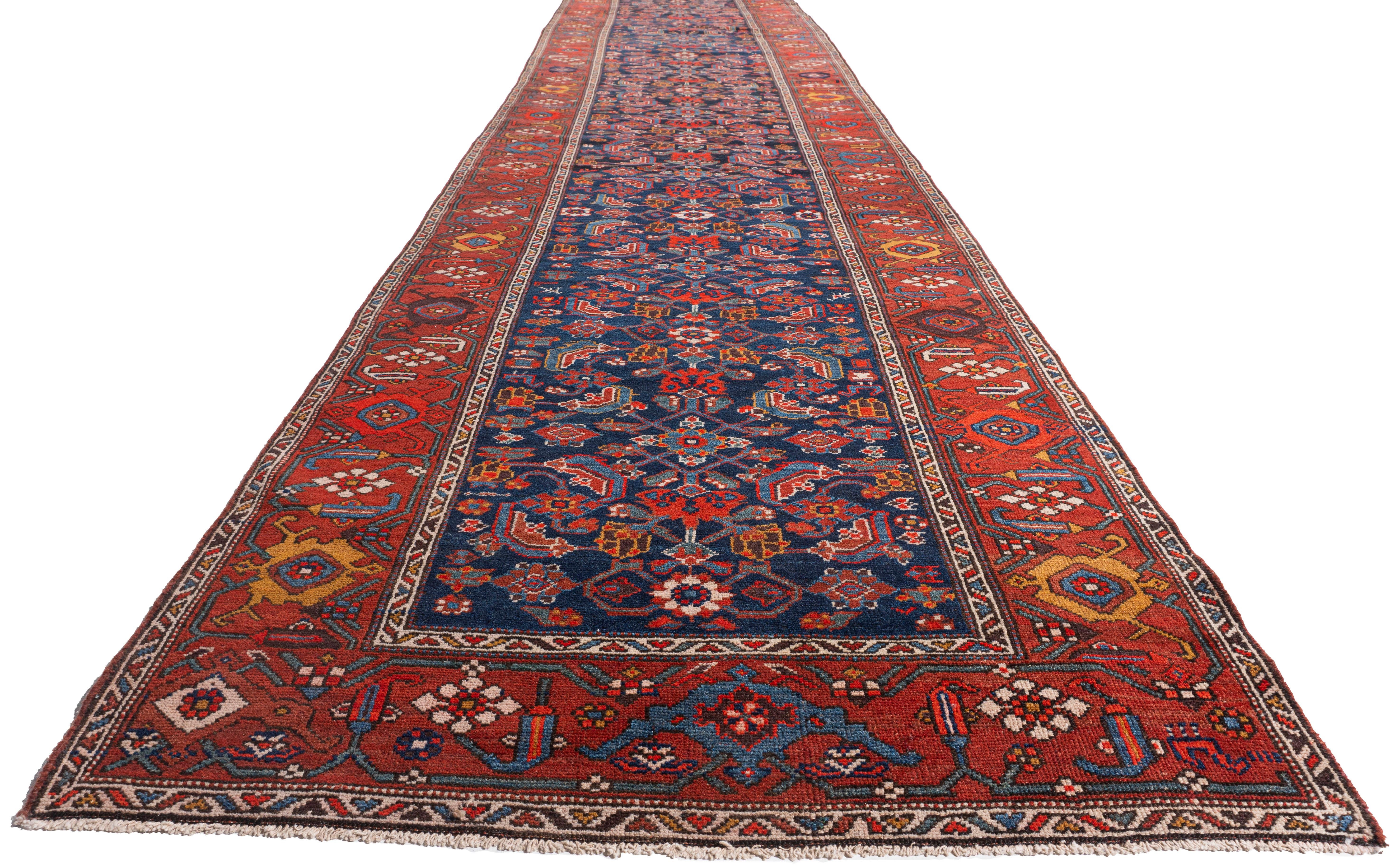 Antiker roter persischer Malayer-Läufer, handgeknüpft, um 1920 (Wolle) im Angebot