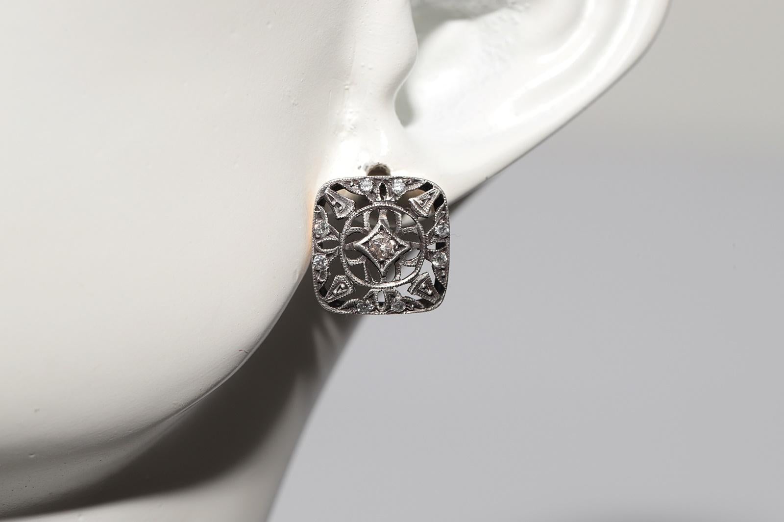 Antique Circa 1920s 14k Gold Top Silver Natural Diamond Decorated Earring For Sale 8