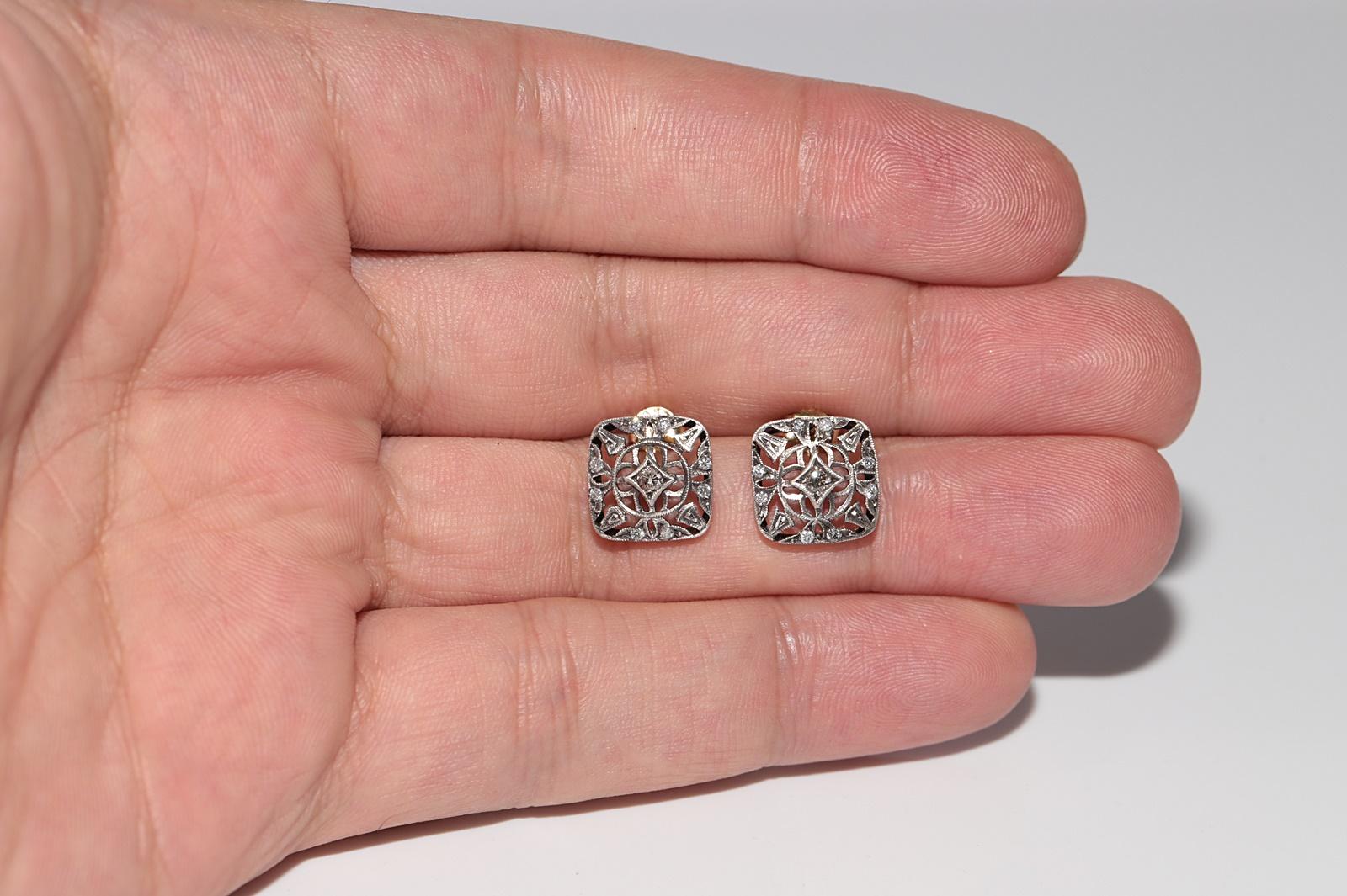 Antique Circa 1920s 14k Gold Top Silver Natural Diamond Decorated Earring For Sale 2