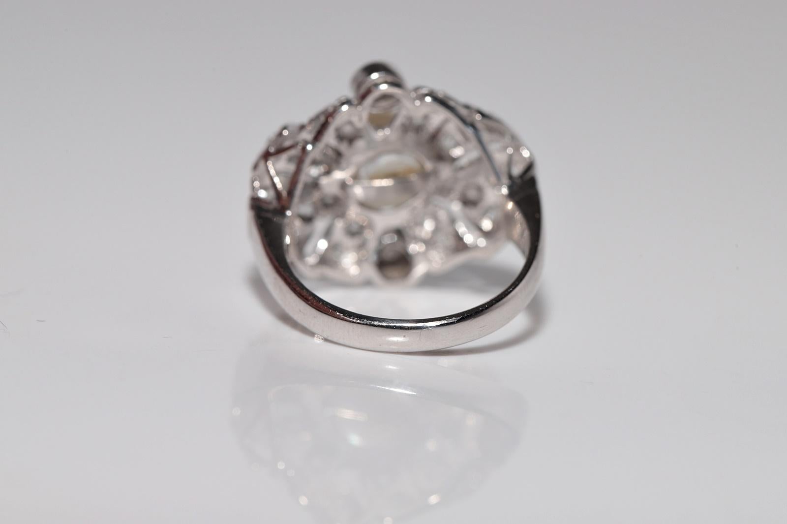 Antique Circa 1920s 18k Gold Art Deco Natural Diamond And Pearl Decorated Ring For Sale 8