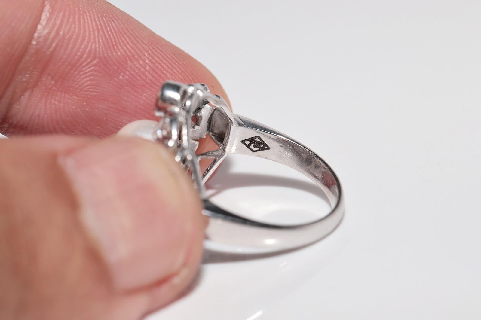 Anello antico CIRCA 1920 in oro 18k Art Decor con diamanti naturali e perle in vendita 8