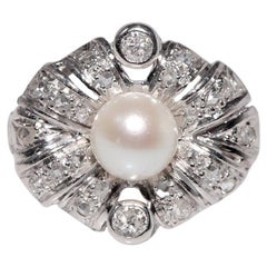 Antique Circa 1920s 18k Gold Art Deco Natural Diamond And Pearl Decorated Ring