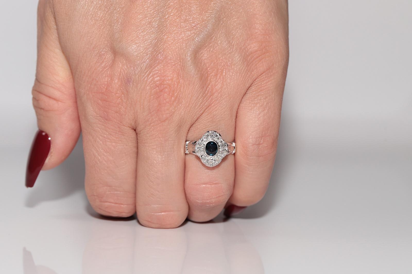 Bague ancienne en or 18k Circa 1920 Art Deco diamant naturel et saphir Navette en vente 9