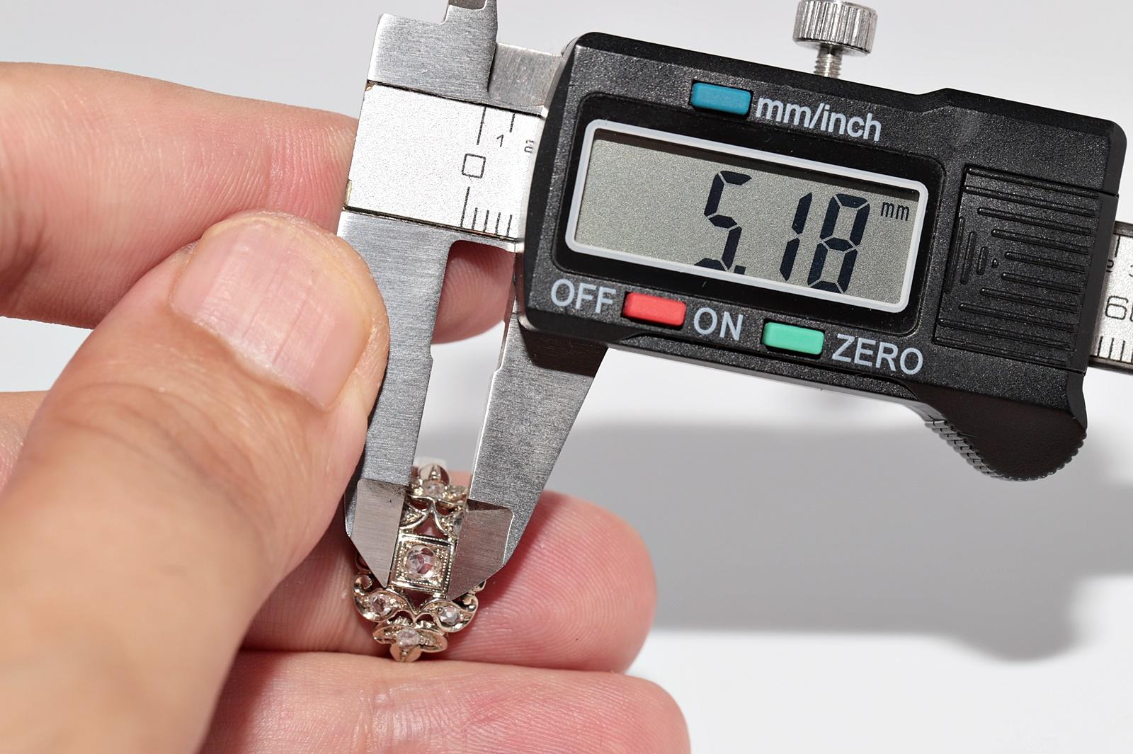 Bague Art déco ancienne des années 1920 en or 18 carats décorée de diamants naturels en vente 6