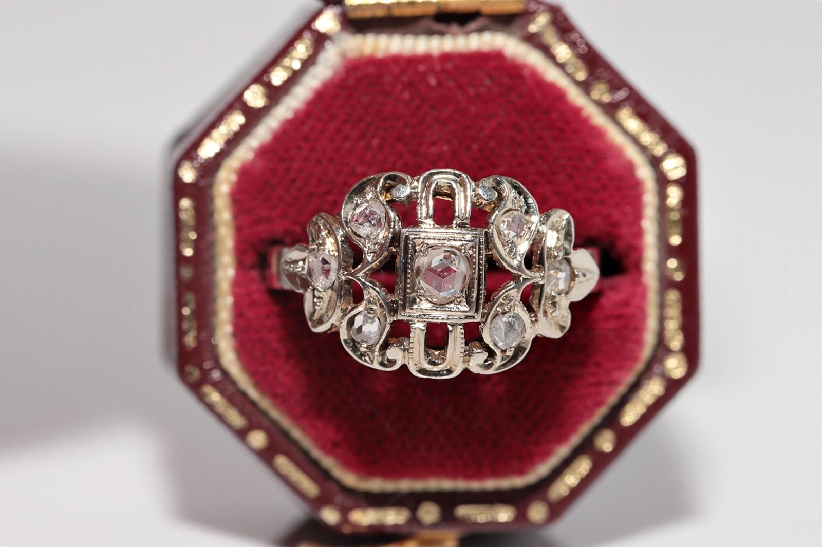 Bague Art déco ancienne des années 1920 en or 18 carats décorée de diamants naturels en vente 13