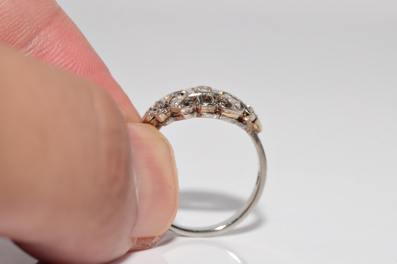 Bague Art déco ancienne des années 1920 en or 18 carats décorée de diamants naturels en vente 2