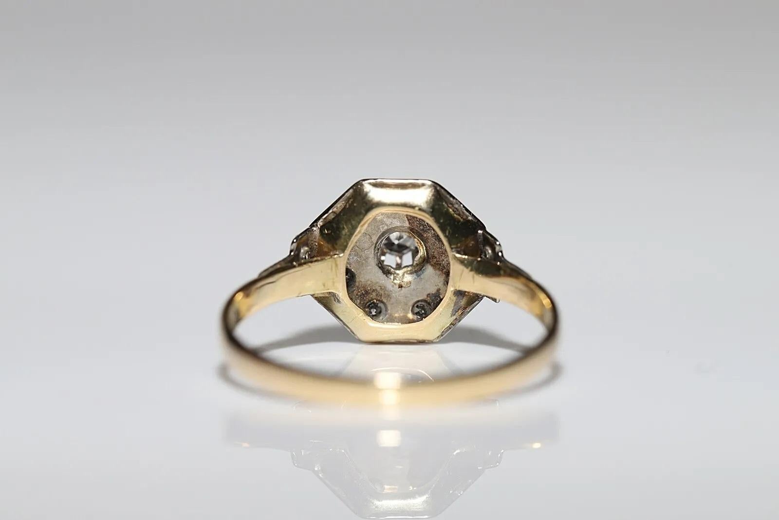 Antique Circa 1920s 18k Gold Art Deco Natural Diamond Decorated Ring For Sale 3
