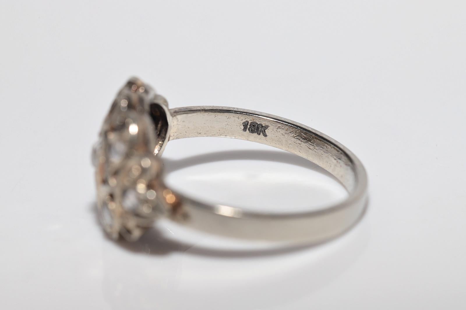 Bague Art déco ancienne des années 1920 en or 18 carats décorée de diamants naturels en vente 3