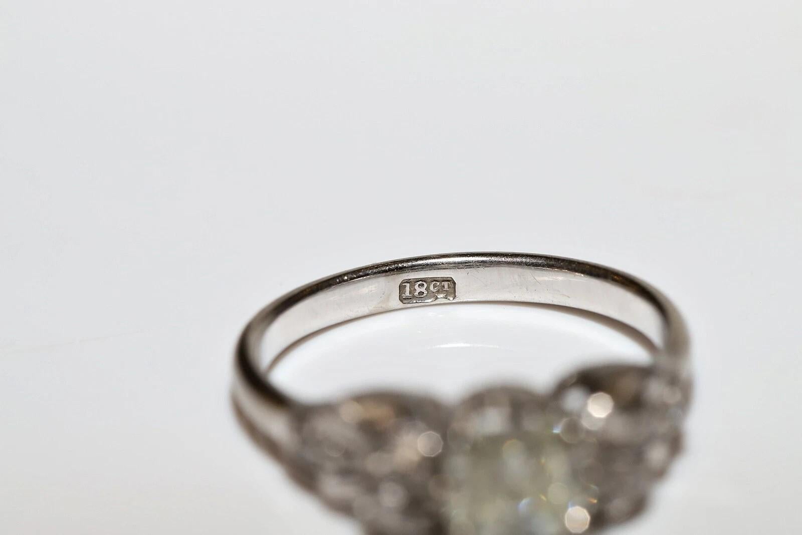 Bague solitaire décorée d'un diamant naturel en or 18k de style Art Decor, circa 1920 en vente 4