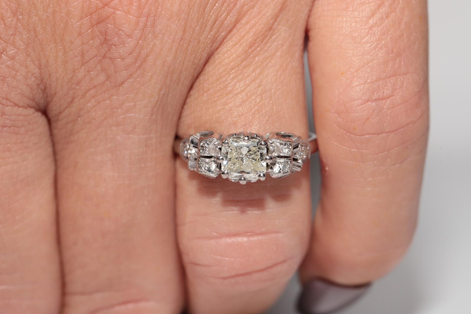 Bague solitaire décorée d'un diamant naturel en or 18k de style Art Decor, circa 1920 en vente 7