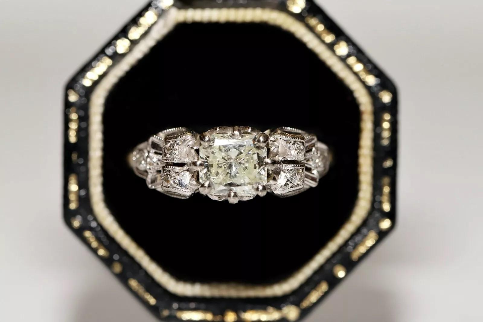 Bague solitaire décorée d'un diamant naturel en or 18k de style Art Decor, circa 1920 en vente 10