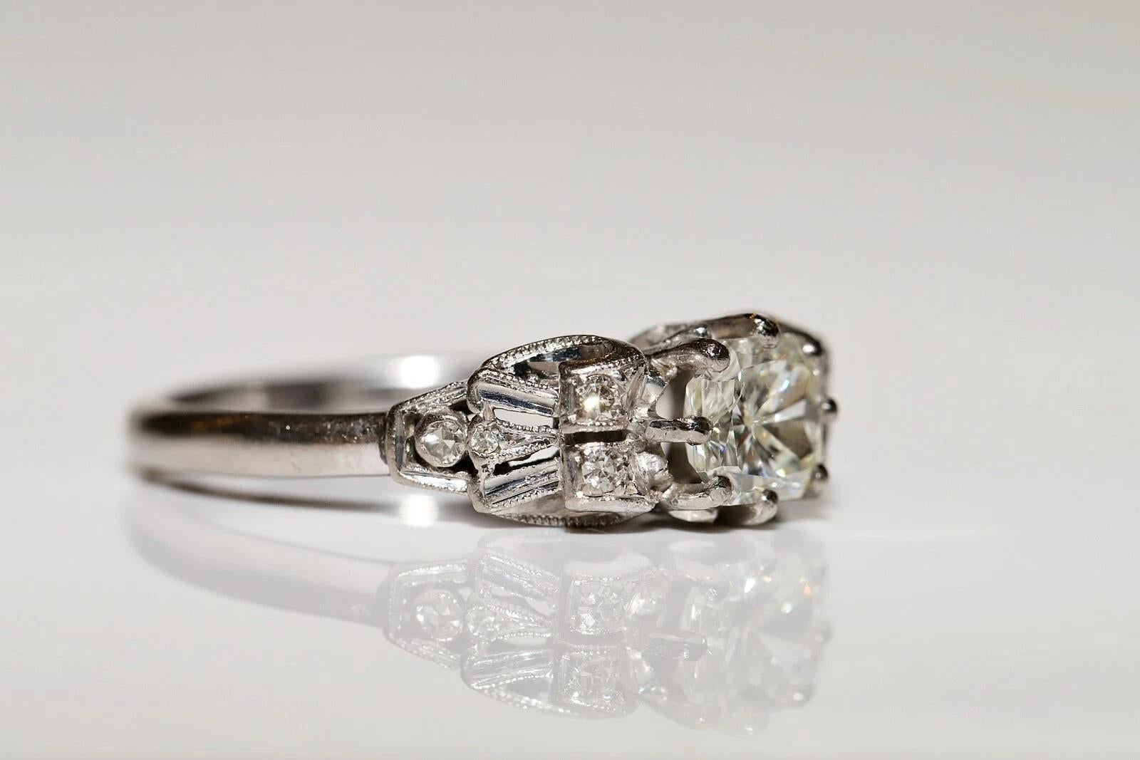 Art déco Bague solitaire décorée d'un diamant naturel en or 18k de style Art Decor, circa 1920 en vente