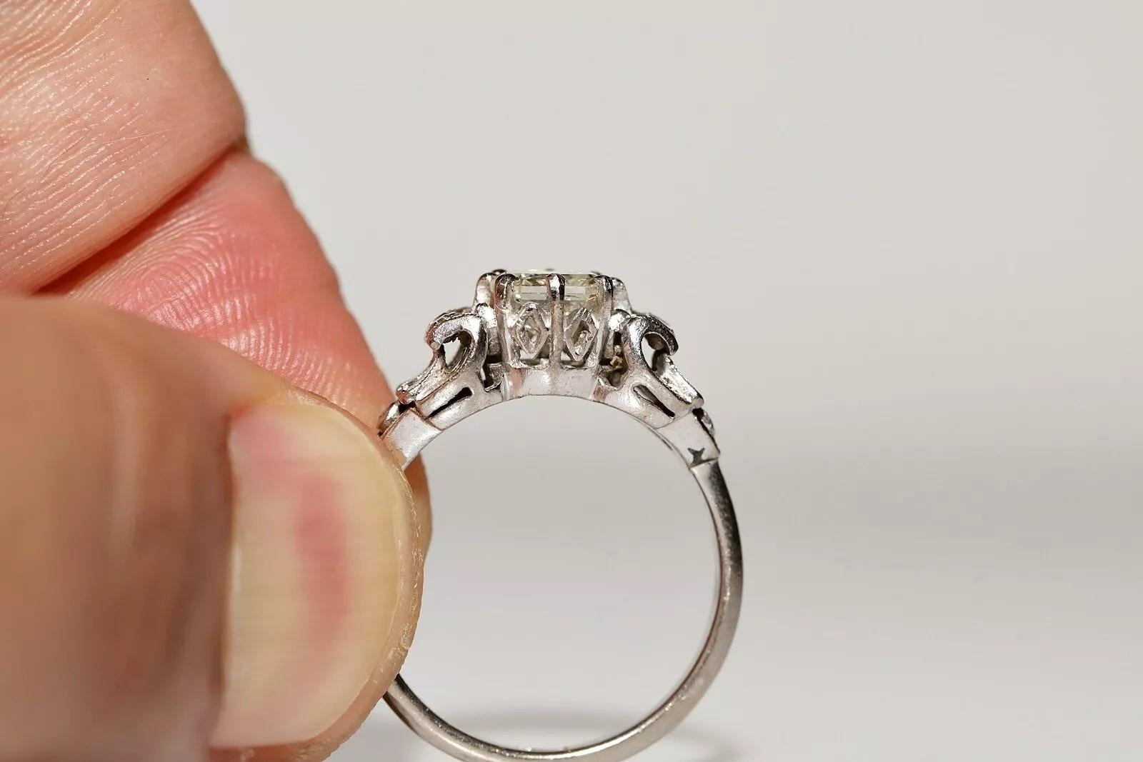 Bague solitaire décorée d'un diamant naturel en or 18k de style Art Decor, circa 1920 Pour femmes en vente