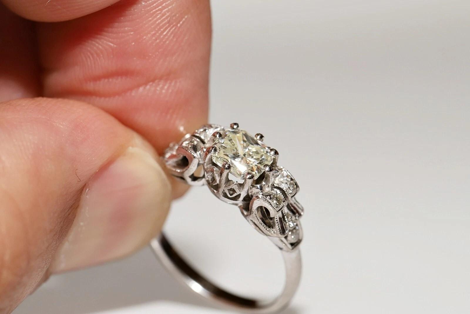 Bague solitaire décorée d'un diamant naturel en or 18k de style Art Decor, circa 1920 en vente 1