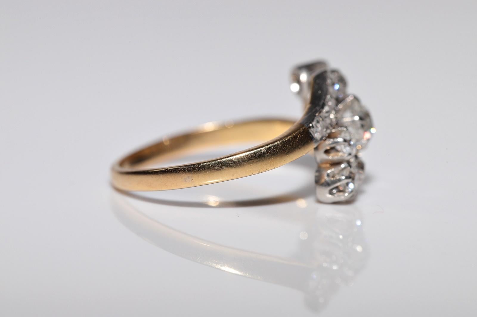 Antique Circa 1920s 18k Gold Handcrafted Natural Old Cut Diamond Decorated Ring For Sale 4