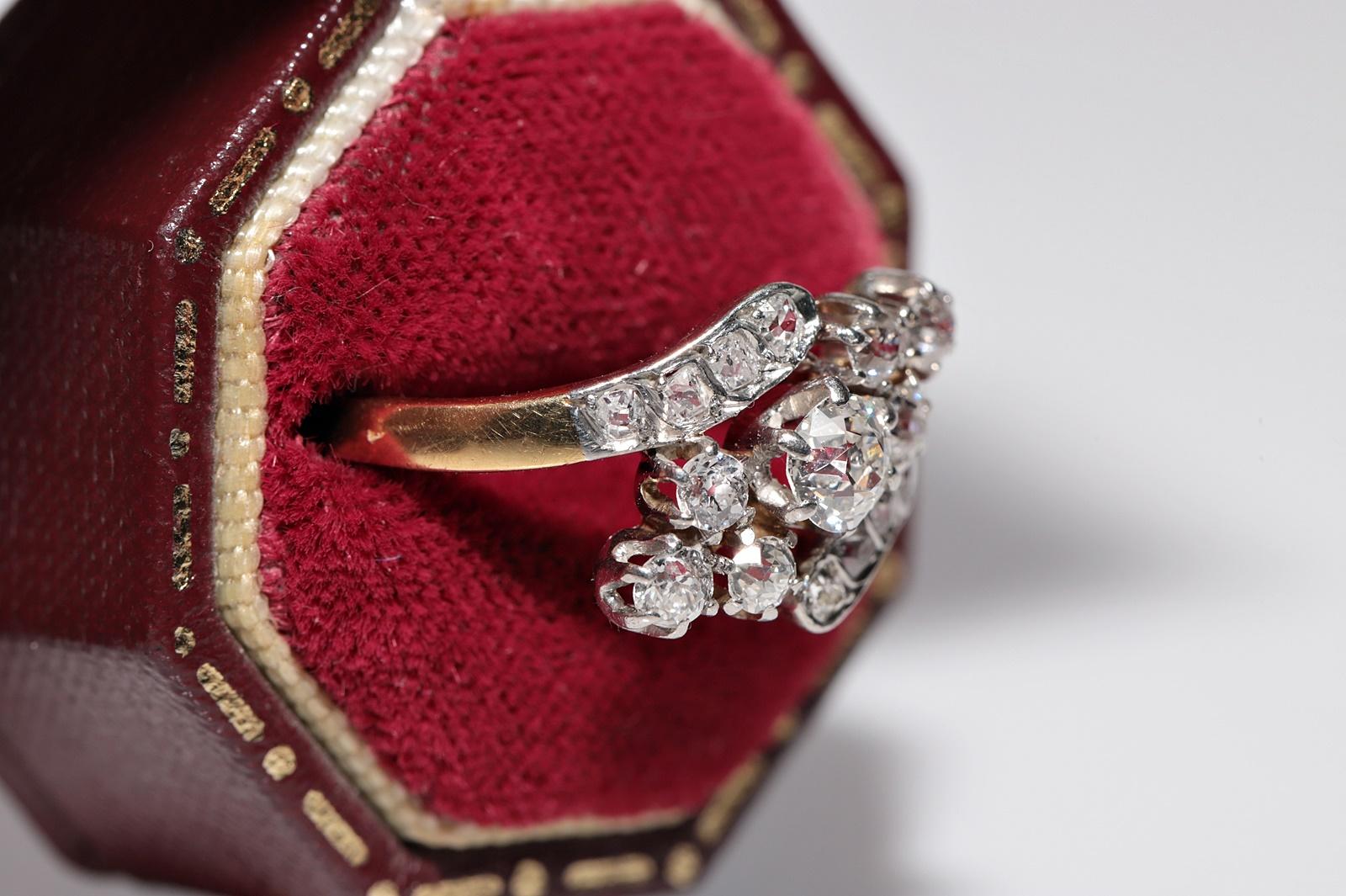 Art Deco Antique Circa 1920s 18k Gold Handcrafted Natural Old Cut Diamond Decorated Ring For Sale