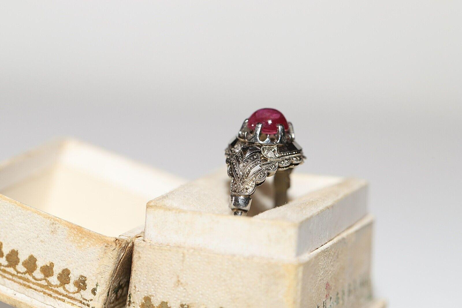 En très bon état.
Le poids total est de 2.8 grammes.
Le diamant est de 0,06 carat.
L'ensemble est un rubis de 1,13 carat.
La taille de la bague est de 7 US.
Nous pouvons fabriquer n'importe quelle taille.
Testé à l'acide pour vérifier qu'il s'agit