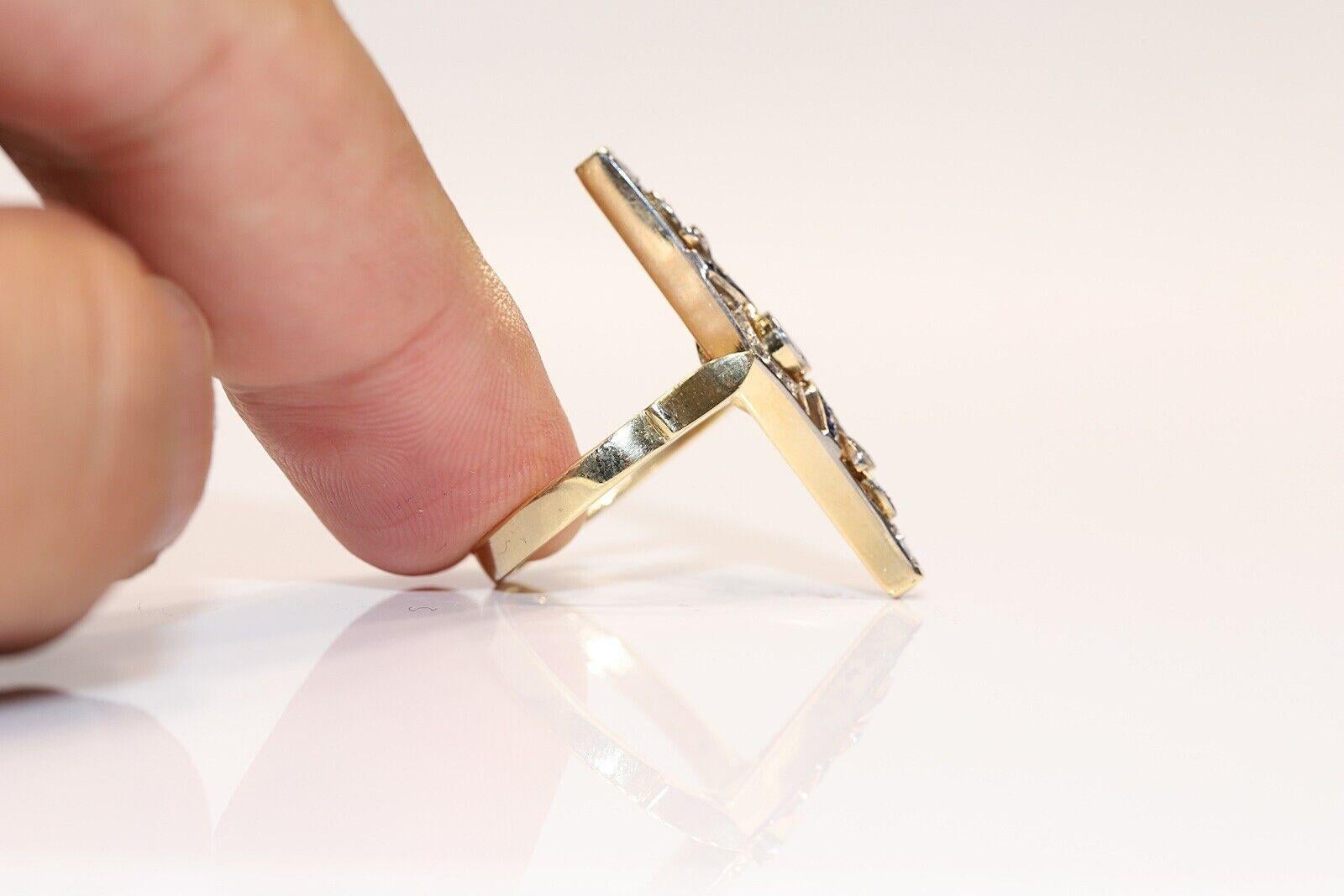 Bague ancienne des années 1920 en or 18 carats décorée de diamants naturels et de saphirs calibrés en vente 5