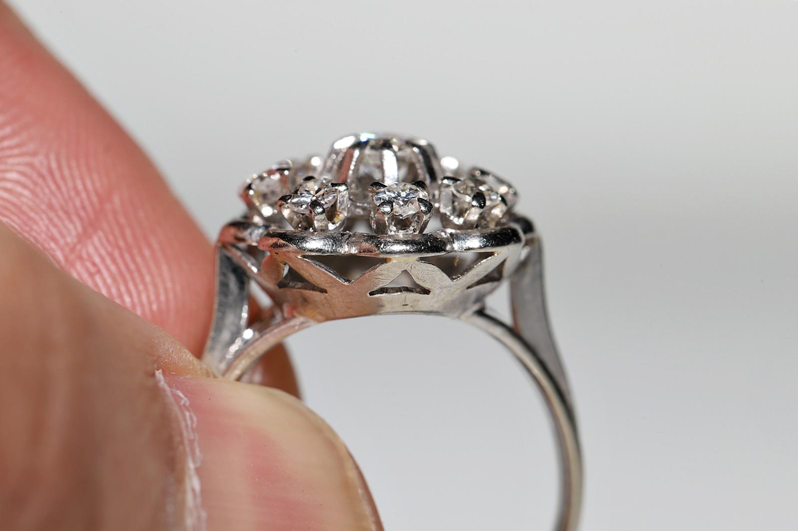 Bague ancienne des années 1920 en or 18 carats décorée de diamants naturels en vente 4