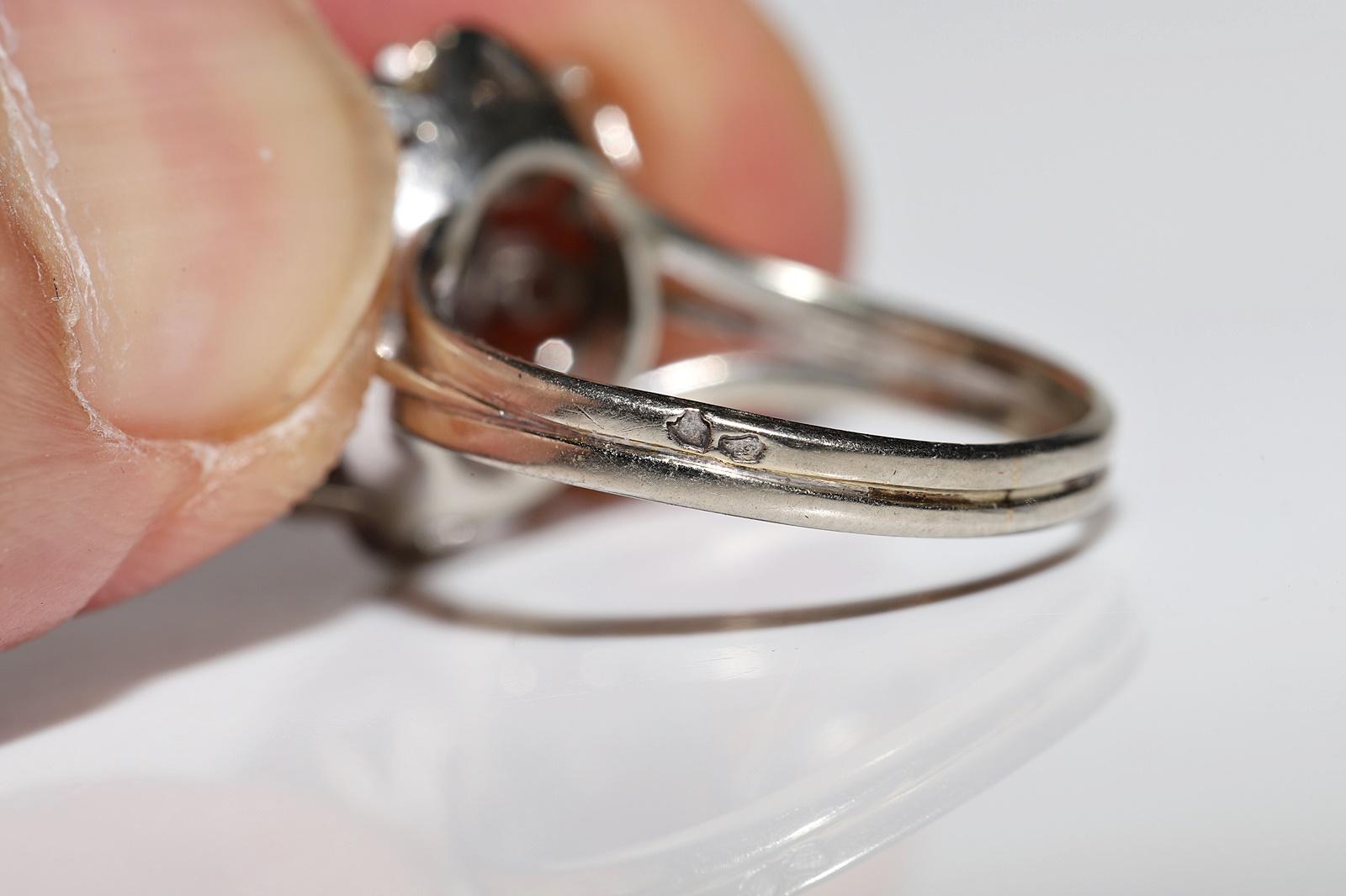 Bague ancienne des années 1920 en or 18 carats décorée de diamants naturels en vente 5