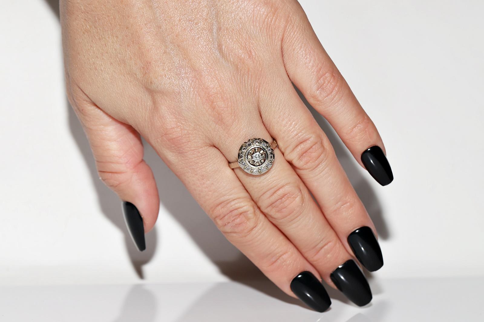 Anillo Antiguo Circa 1920s Oro 18k Decorado con Diamantes Naturales en venta 7