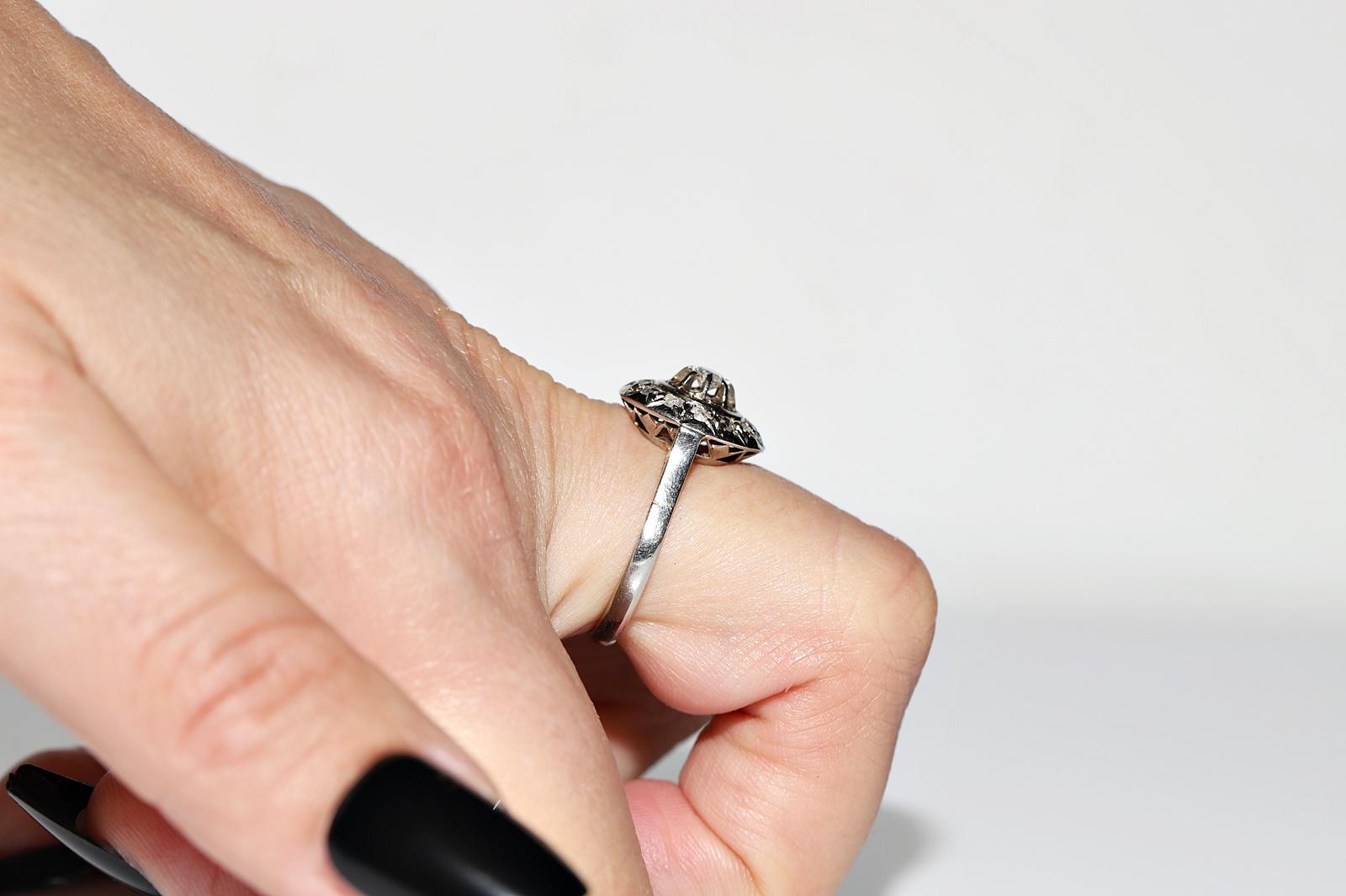 Anillo Antiguo Circa 1920s Oro 18k Decorado con Diamantes Naturales en venta 9