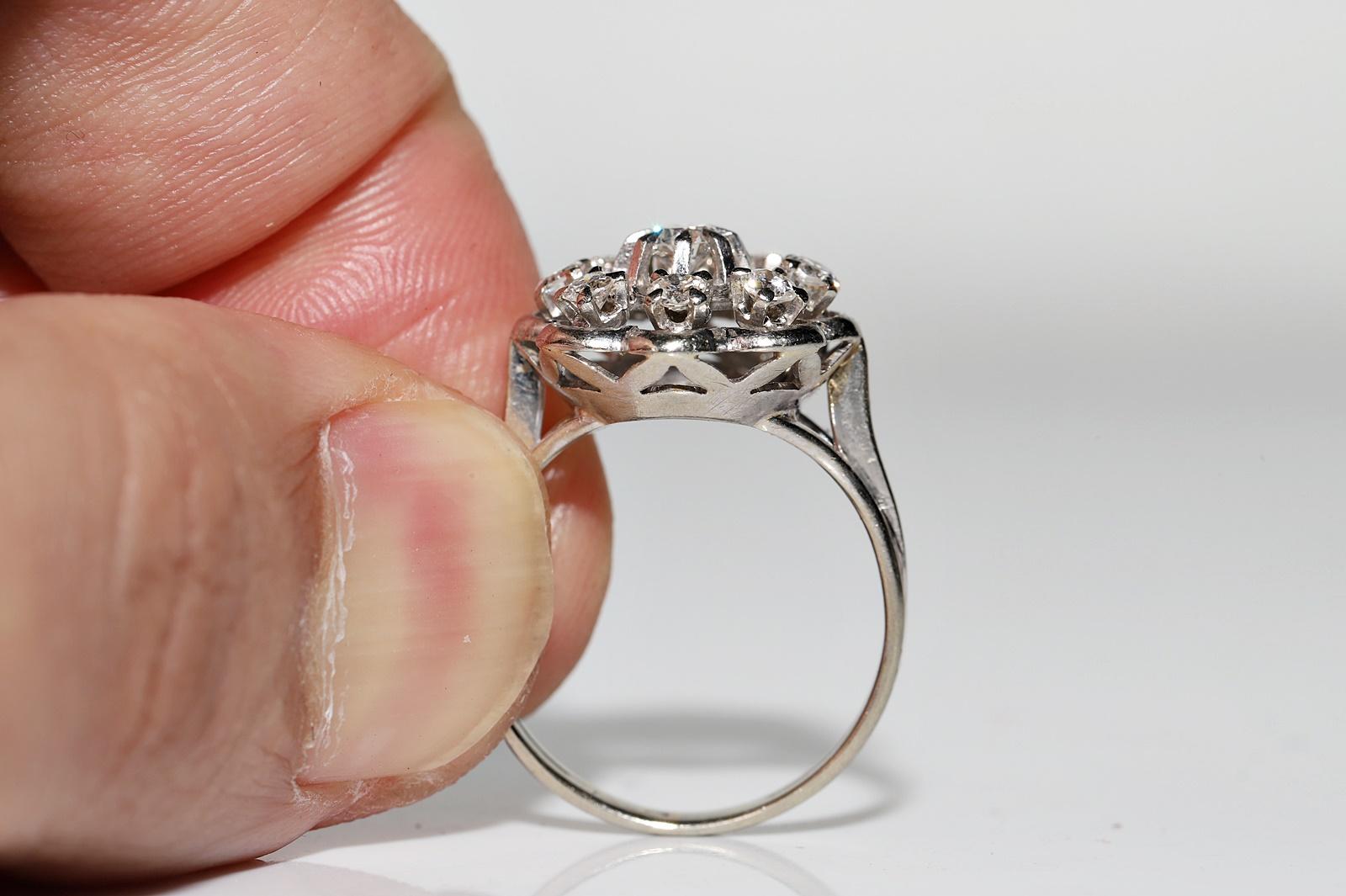 Bague ancienne des années 1920 en or 18 carats décorée de diamants naturels en vente 9