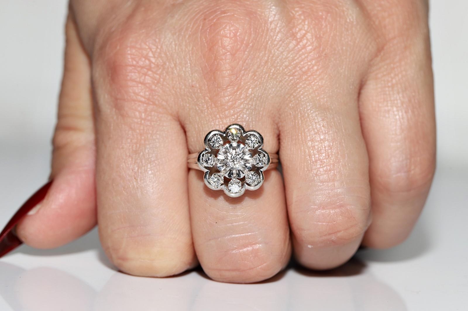 Bague ancienne des années 1920 en or 18 carats décorée de diamants naturels en vente 11