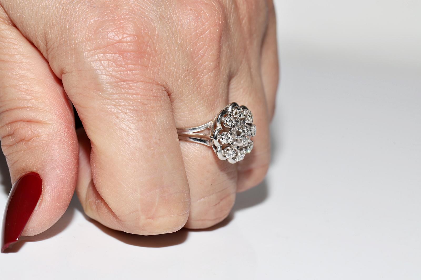 Bague ancienne des années 1920 en or 18 carats décorée de diamants naturels en vente 12