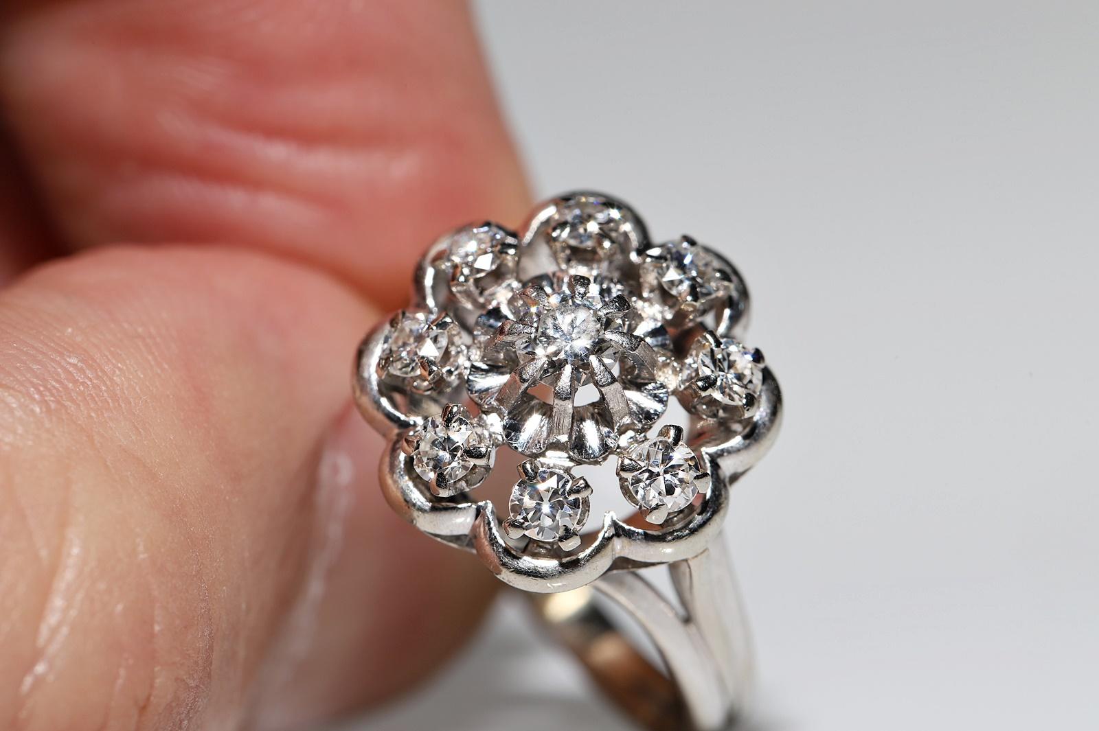 Bague ancienne des années 1920 en or 18 carats décorée de diamants naturels en vente 2