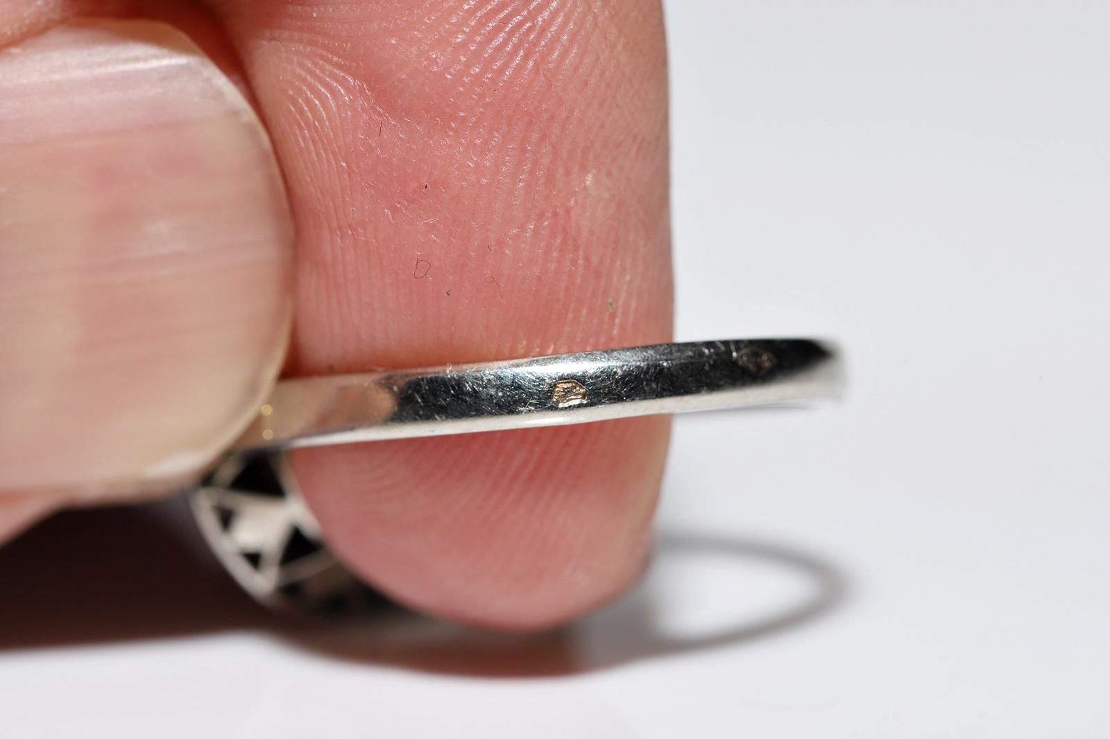 Anillo Antiguo Circa 1920s Oro 18k Decorado con Diamantes Naturales en venta 3