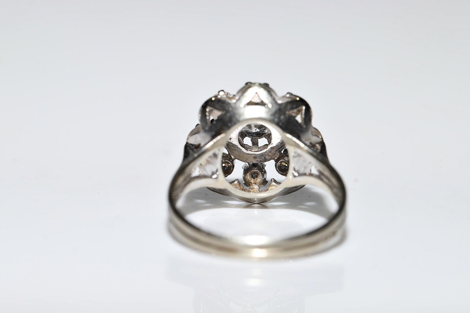 Bague ancienne des années 1920 en or 18 carats décorée de diamants naturels en vente 3