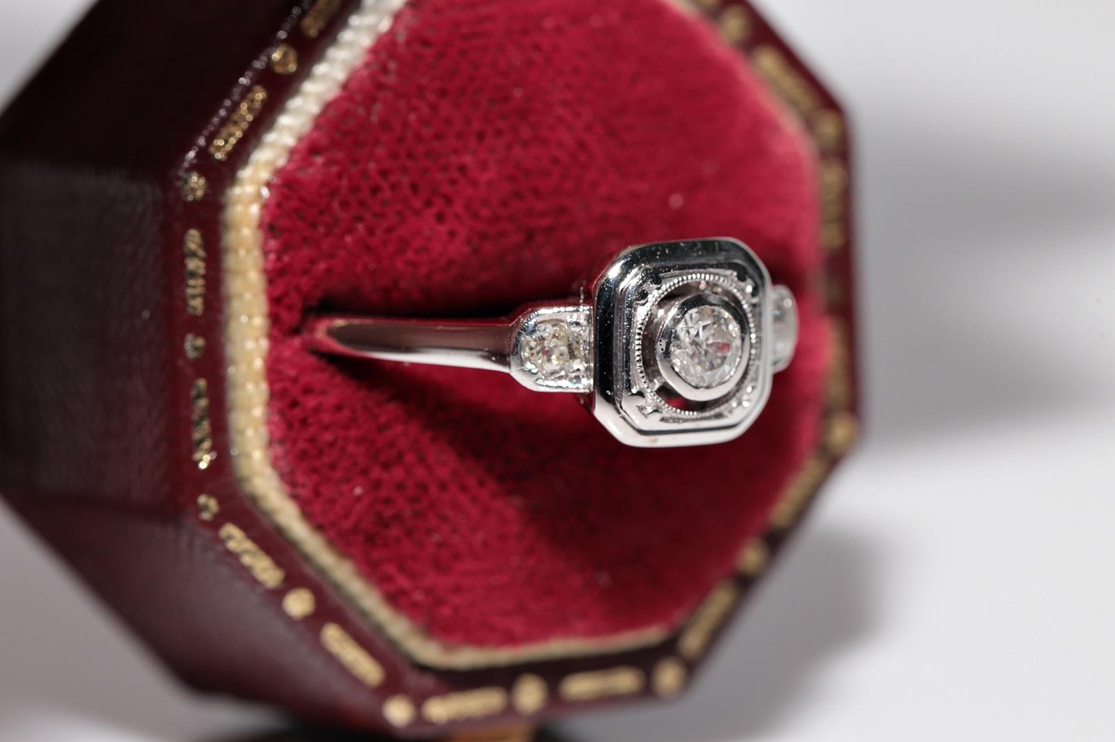 Bague carrée Art déco des années 1920 en or 14 carats décorée de diamants naturels en vente 2