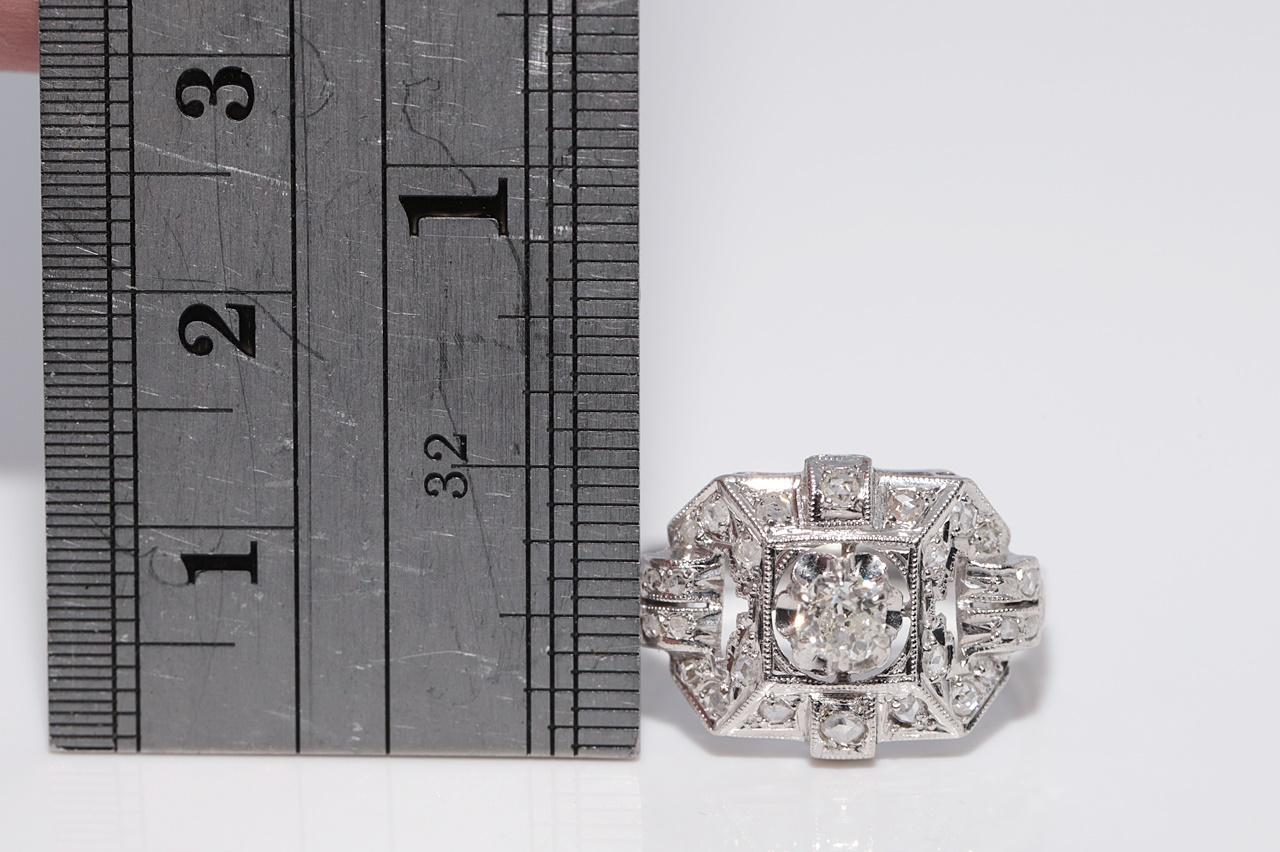 Antique Circa 1920s Art Deco Or 18k Handcrafted Natural Diamond Ring (Bague en or 18k avec diamant naturel) en vente 5