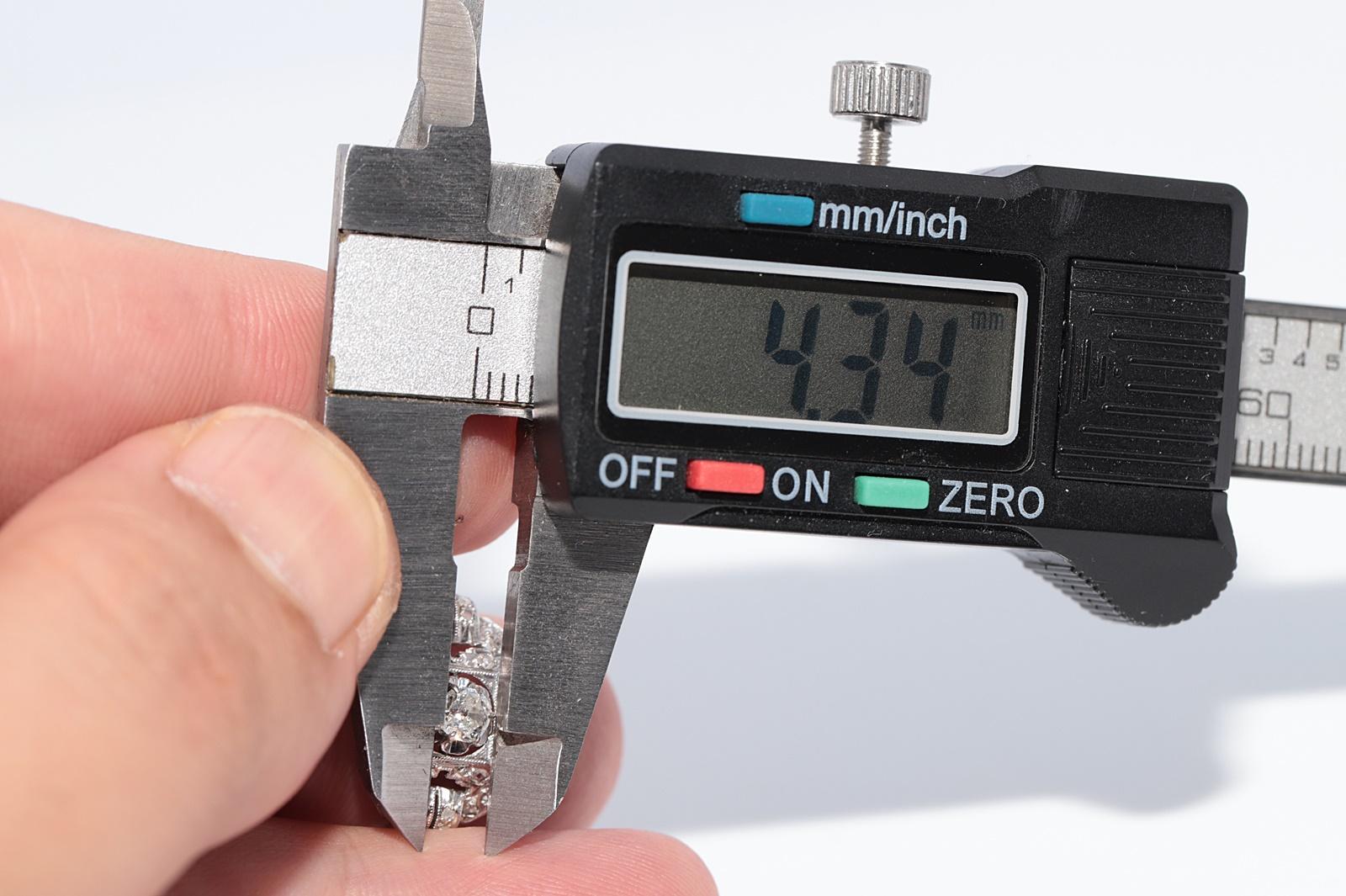 Antique Circa 1920s Art Deco Or 18k Handcrafted Natural Diamond Ring (Bague en or 18k avec diamant naturel) en vente 7