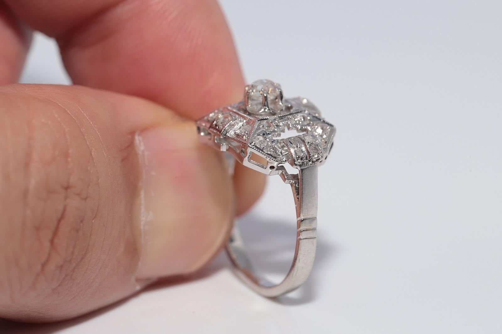 Antique Circa 1920s Art Deco Or 18k Handcrafted Natural Diamond Ring (Bague en or 18k avec diamant naturel) en vente 8