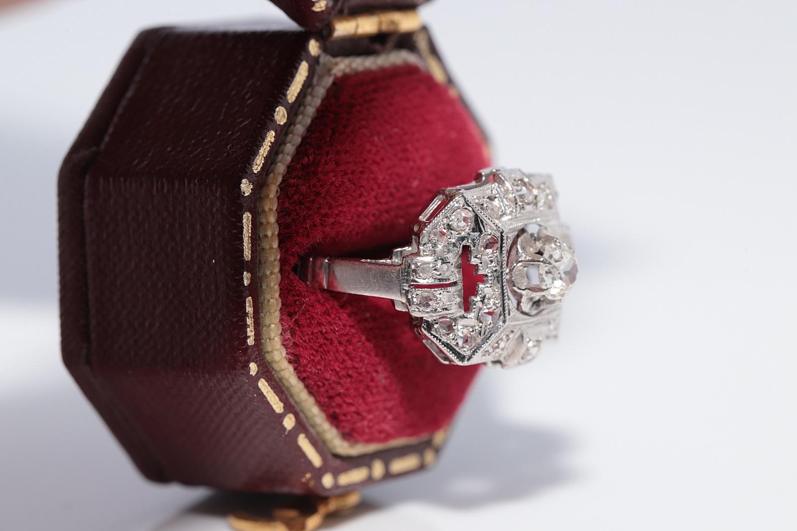Art déco Antique Circa 1920s Art Deco Or 18k Handcrafted Natural Diamond Ring (Bague en or 18k avec diamant naturel) en vente