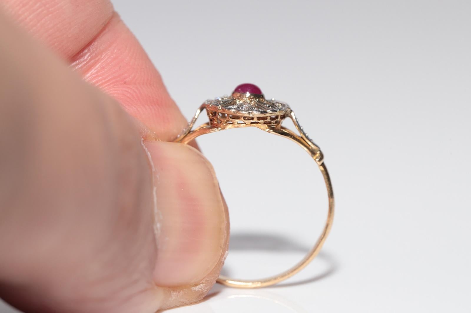 Bague Art déco ancienne des années 1920 en or 18 carats avec diamant naturel et rubis cabochon en vente 5