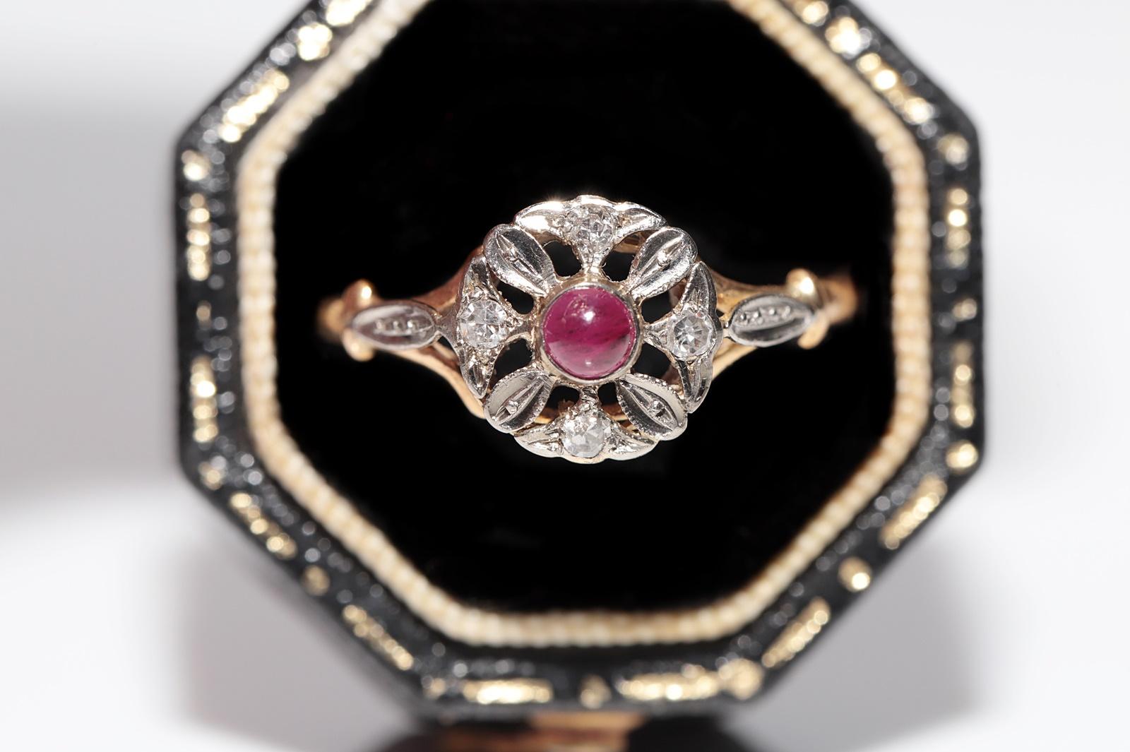 En très bon état.
Le poids total est de 1.7 grammes.
Au total, un diamant de 0,10 ct.
Le diamant est de couleur H et de pureté vs-s1.
Totalement en rubis 0,22 ct.
La taille de la bague est de 7.25
Nous pouvons fabriquer n'importe quelle taille.
La