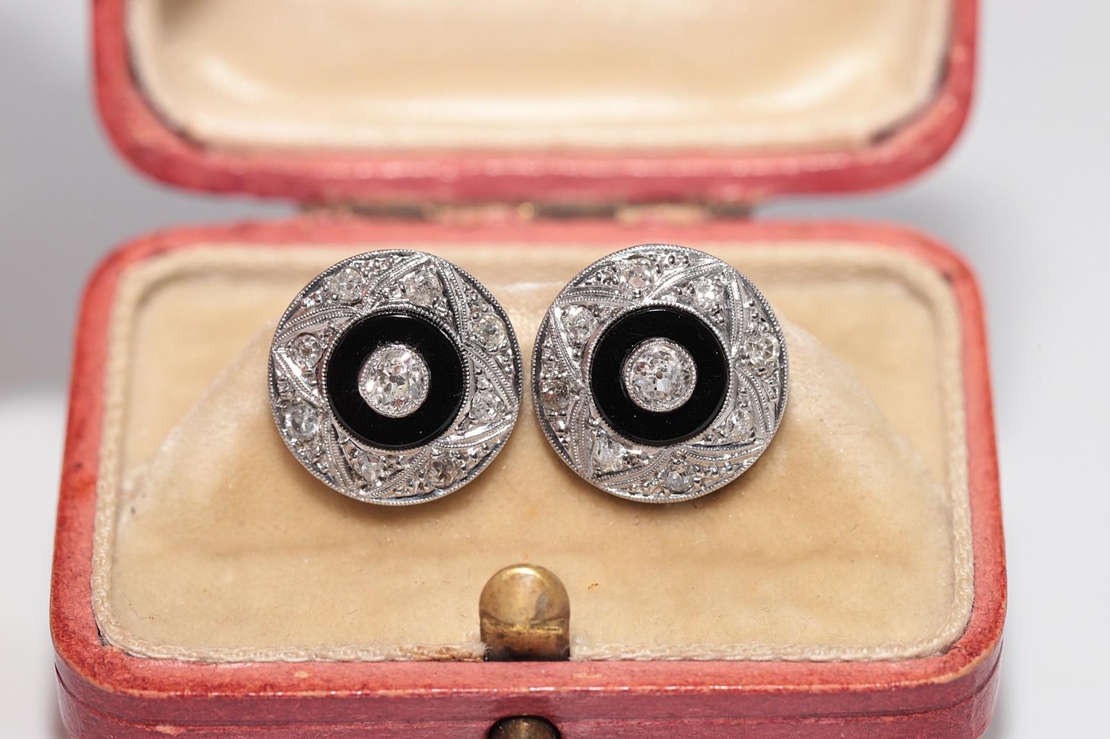 In very good condition.
Total weight is 5.5 grams.
Totally is diamond 0.60 ct.
The diamond is has H-I-J color and s1-s2-s3 clarity.
The box is not included.
Please contact for any questions.